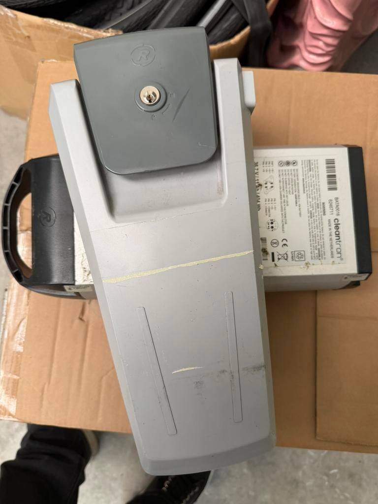 Defecte Van Raam fiets accu accu’s slim en cube, Ophalen of Verzenden, Gebruikt
