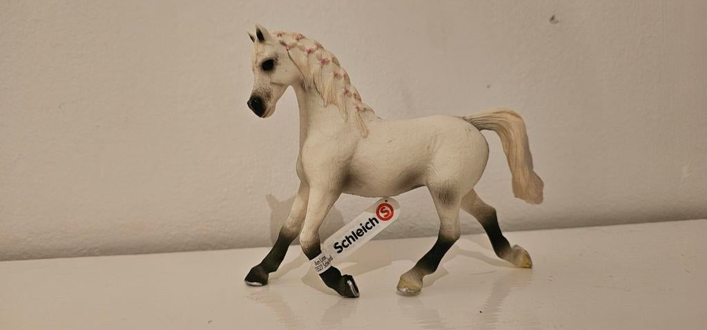 Schleich Arabier merrie #13761 met vaantje, Ophalen of Verzenden, Zo goed als nieuw, Paard, Beeldje of Figuurtje