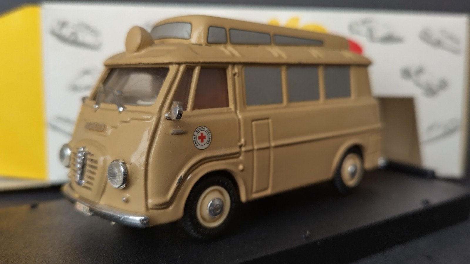 Alfa Romeo 2 Ambulance 1:43 Off 43 Pol, Overige merken, Auto, Verzenden, .