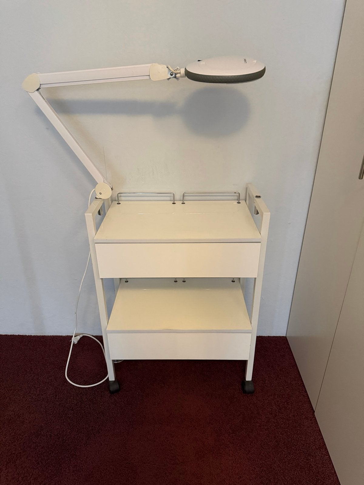 Werktafeltje voor pedicure inclusief loeplamp, Ophalen, Gebruikt, Loeplamp