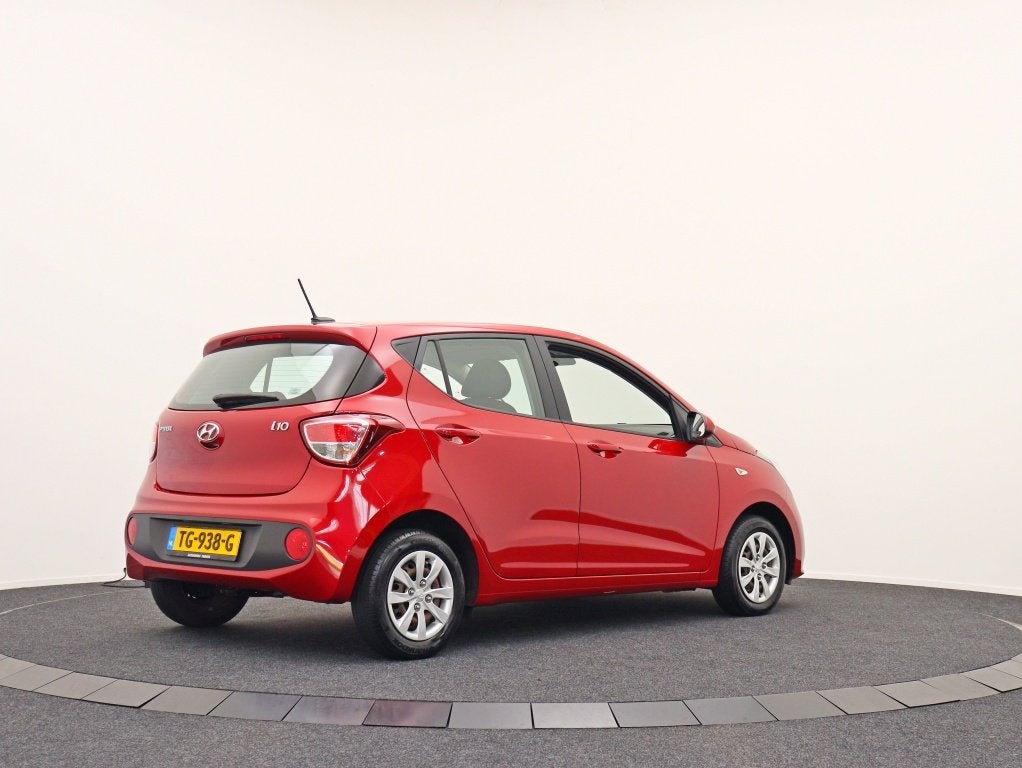 Hyundai i10 1.0i Comfort | Navigatie | Dealer onderhouden |, Auto's, Stof, Gebruikt, 4 stoelen, Bedrijf