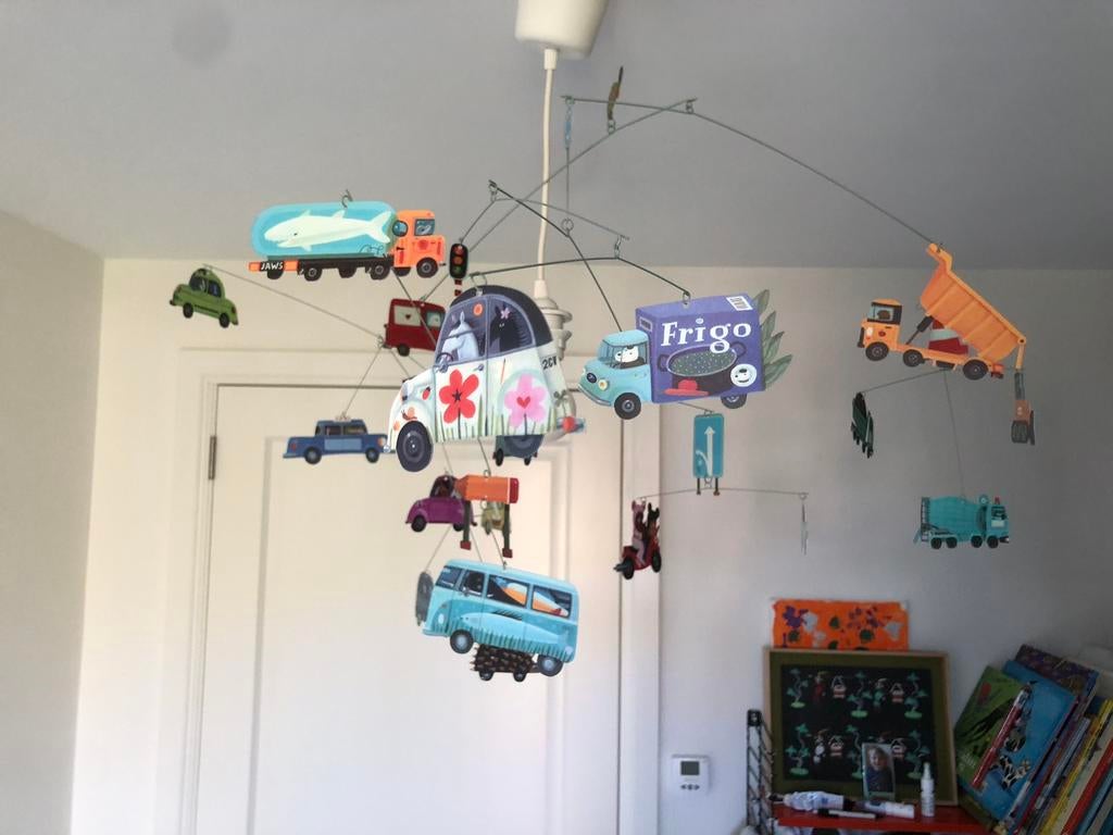 Mobile / mobiel van Djeco met leuke fantasie auto’s, Kinderen en Baby's, Kinderkamer | Inrichting en Decoratie, Ophalen, Zo goed als nieuw
