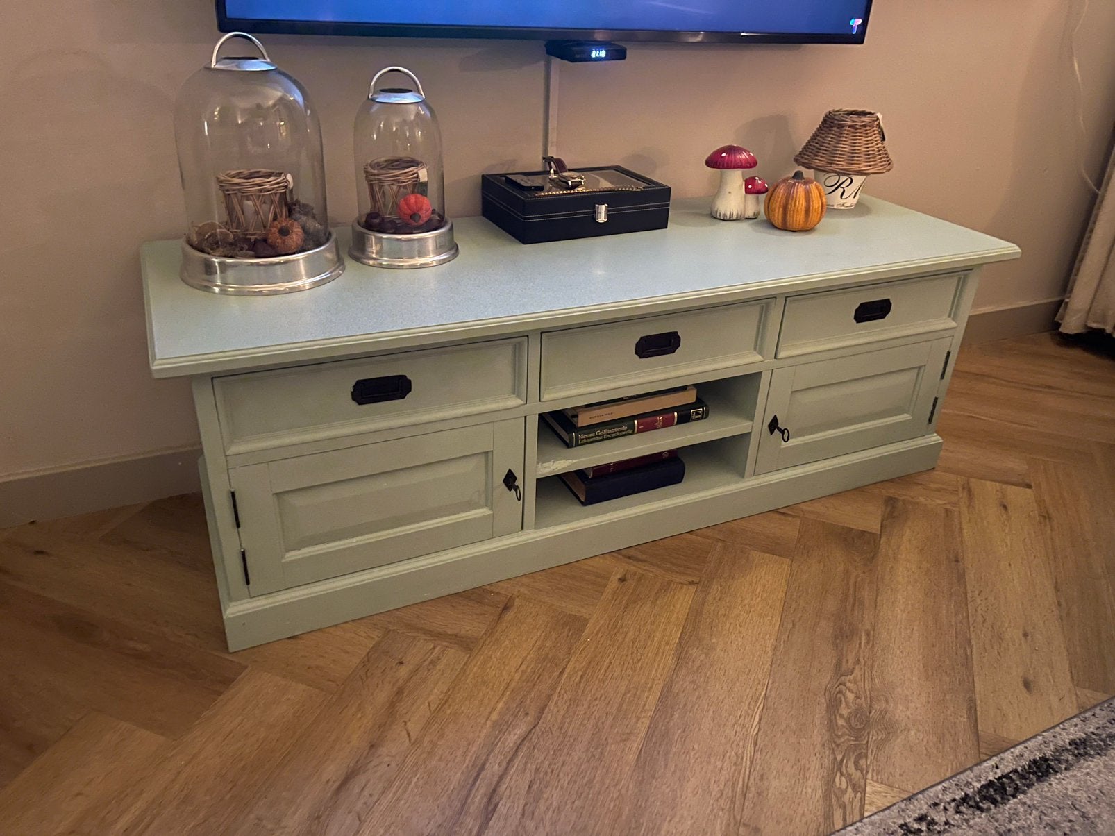 Gratis tv kast, Ophalen