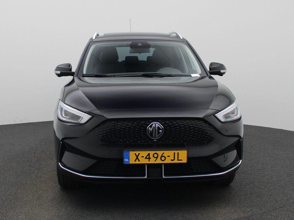 MG ZS EV Long Range Luxury 70 kWh | Leder | Panoramadak | Le, Auto's, MG, 12 maanden, Gebruikt, ZS, Zwart