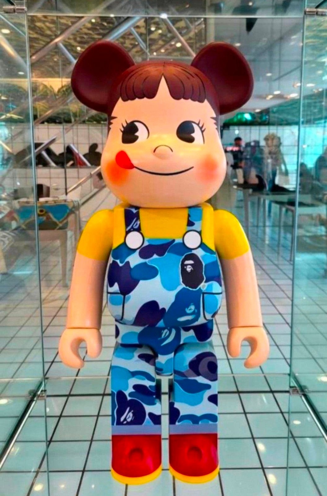 Medicom Bearbrick Bape x Pekochan Blue 1000%, Ophalen of Verzenden
