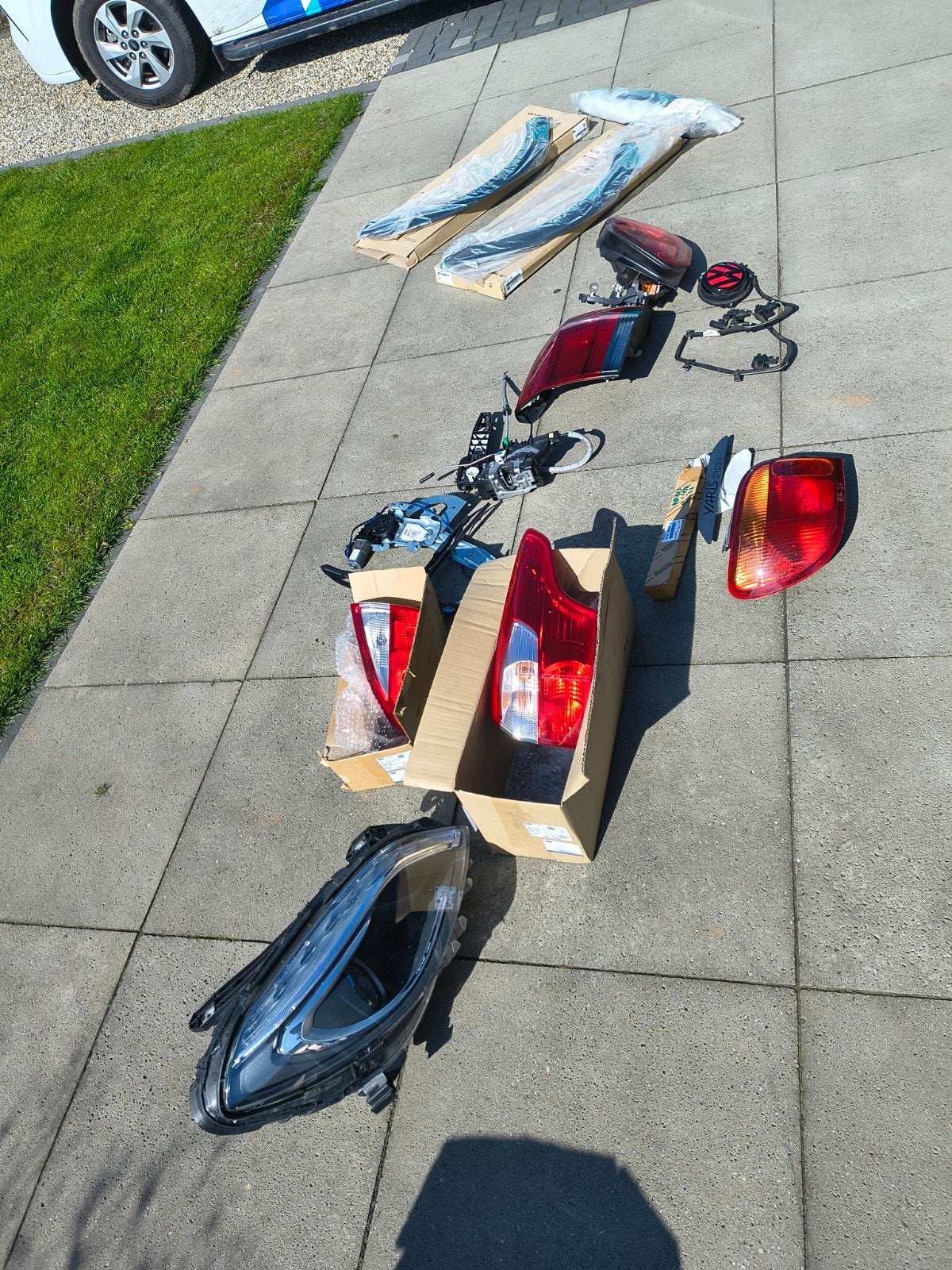 Diverse auto-onderdelen: koplampen, achterlichten, etc., Auto-onderdelen, Verlichting, Ophalen