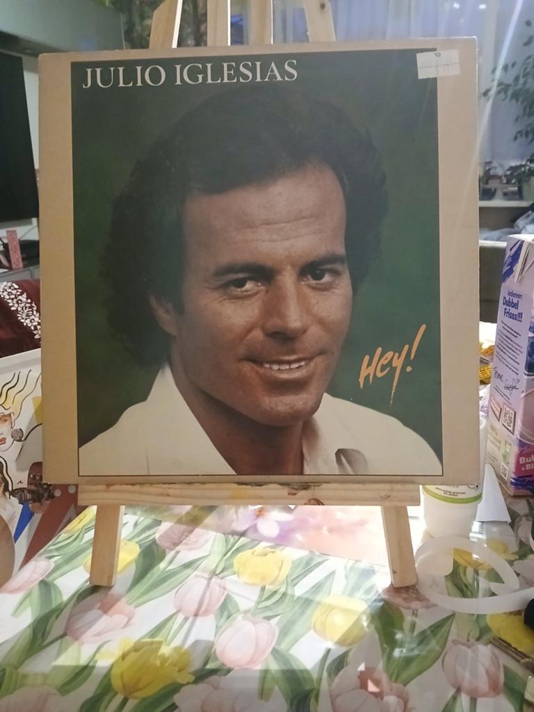 Julio Iglesias - Hey! Vinyl LP, Ophalen of Verzenden, 1980 - 1989, Gebruikt, 12 inch