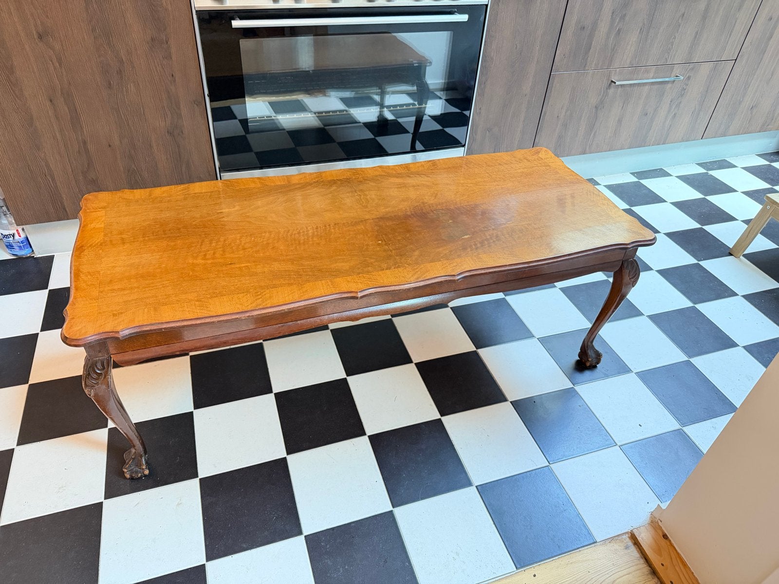 Antieke salontafel met sierlijke poten, Ophalen, Gebruikt, 100 tot 150 cm, 50 tot 100 cm