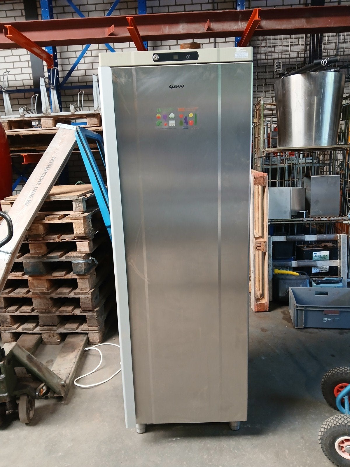 Gram koelkast K400 RE  met storing - koelt onvoldoend, Witgoed en Apparatuur, Koelkasten en IJskasten, Zonder vriesvak, 200 liter of meer
