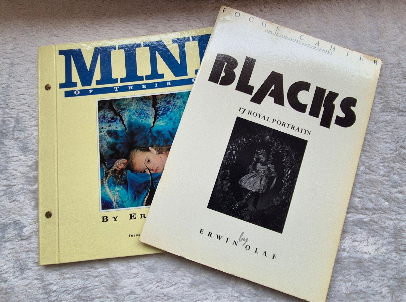 Sale  LOT Erwin Olaf - Blacks (1990) & Mind of Their Own, Ophalen of Verzenden, Gelezen, Fotografen