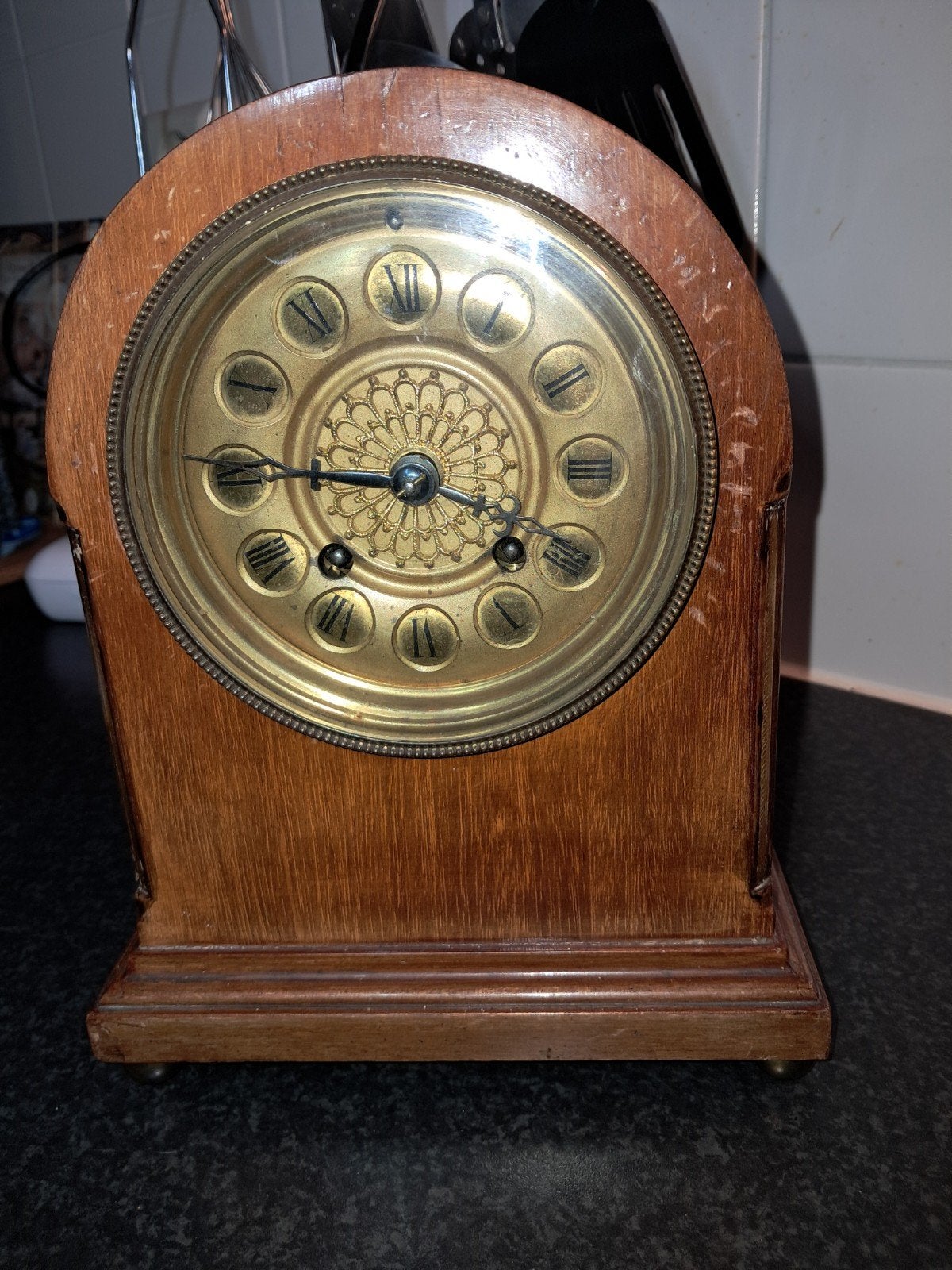 Antieke houten schoorsteenklok met Romeinse cijfers, Ophalen