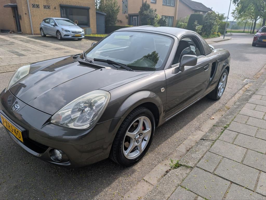 Toyota MR2 1.8 16V 2003 Grijs, Auto's, 4 cilinders, Elektrische ramen, Handgeschakeld, 140 pk