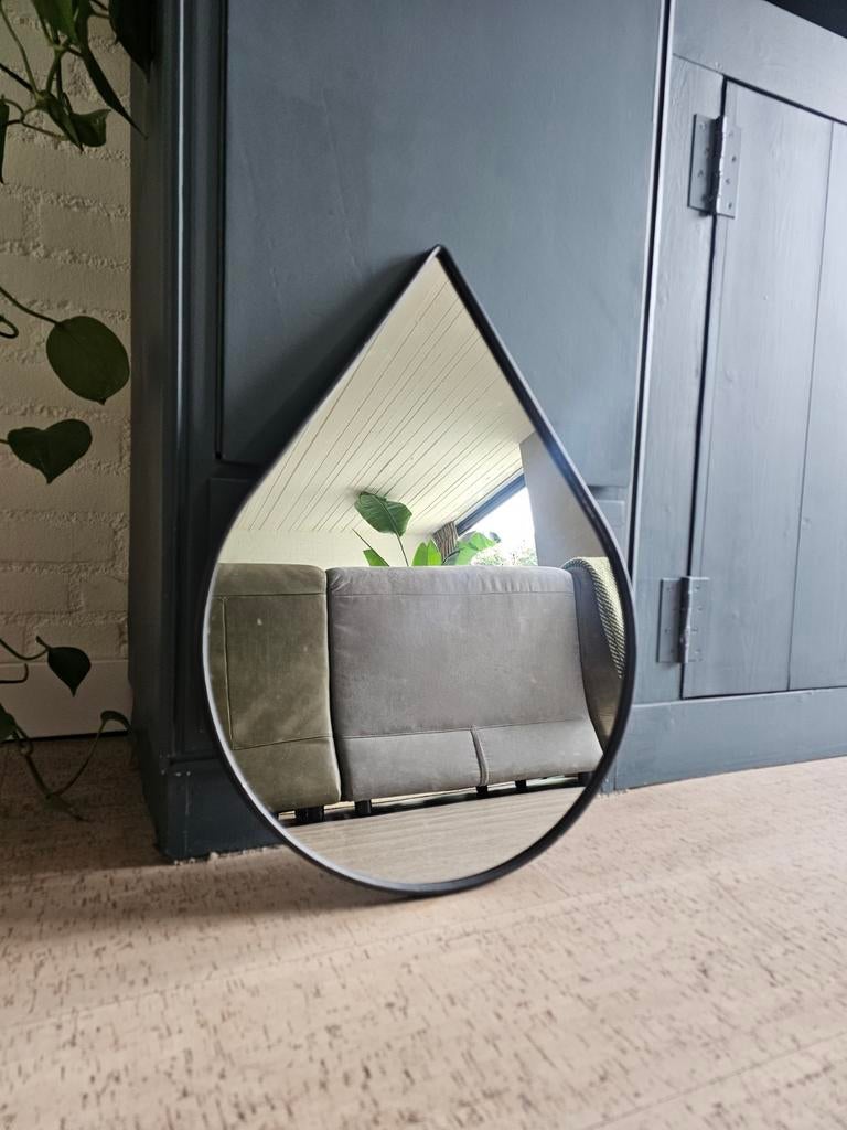Druppelvormige spiegel - Zwart ijzeren frame, Ophalen, Minder dan 50 cm, Gebruikt, Minder dan 100 cm