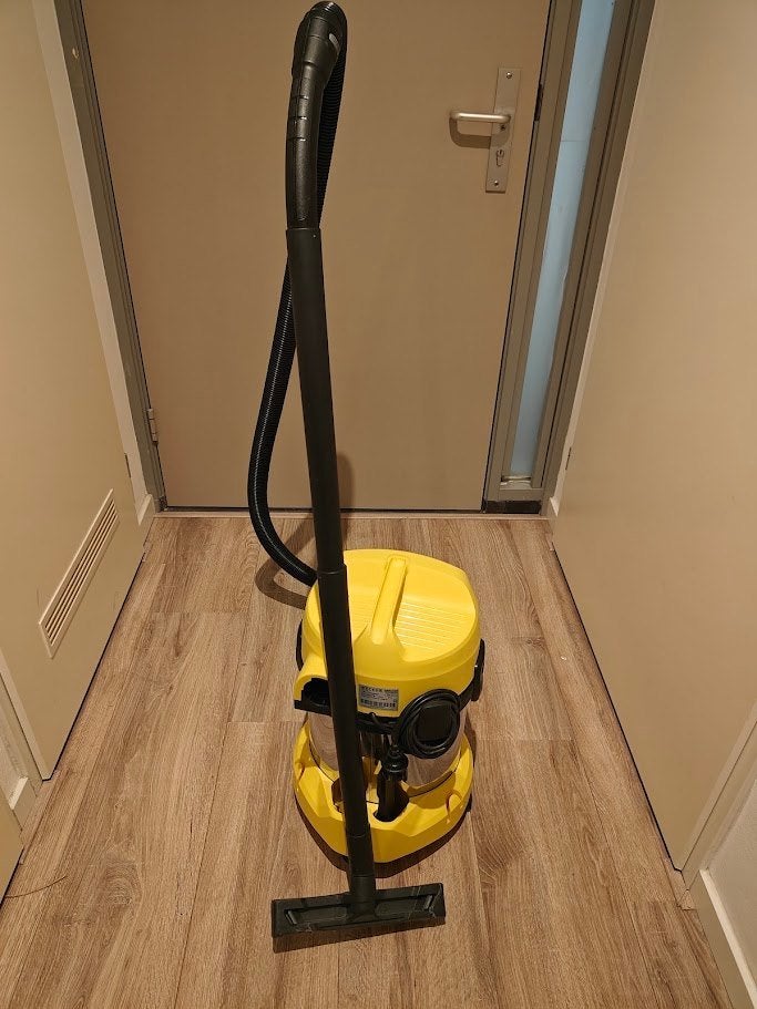Kärcher WD 3 Premium – Nat- en droogstofzuiger, Ophalen, Zo goed als nieuw, Minder dan 1200 watt, Kärcher