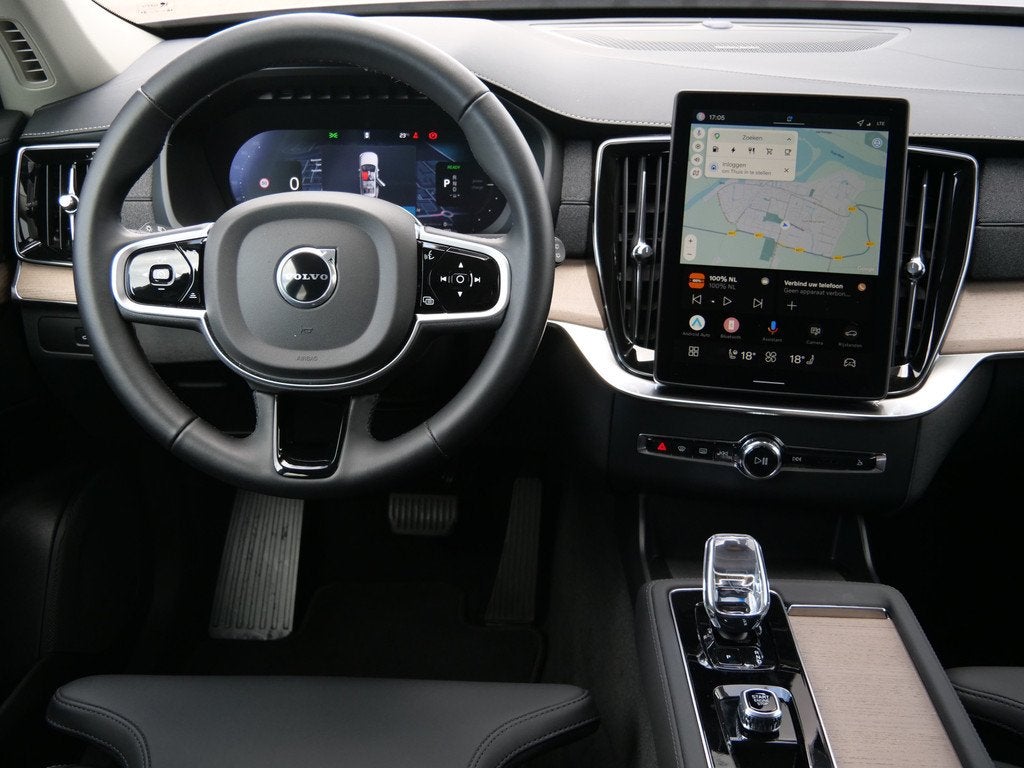 Volvo XC90 2.0 T8 Plug-in hybrid AWD Plus Dark 455 Pk Automa, 4 cilinders, 7 stoelen, Vierwielaandrijving, Hybride Elektrisch/Benzine