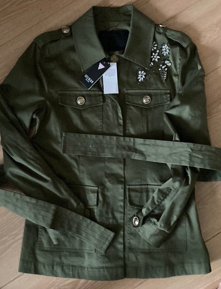 Mooi legerkleur jasje van guess maat M nieuw, Ophalen, Zo goed als nieuw, Zwart
