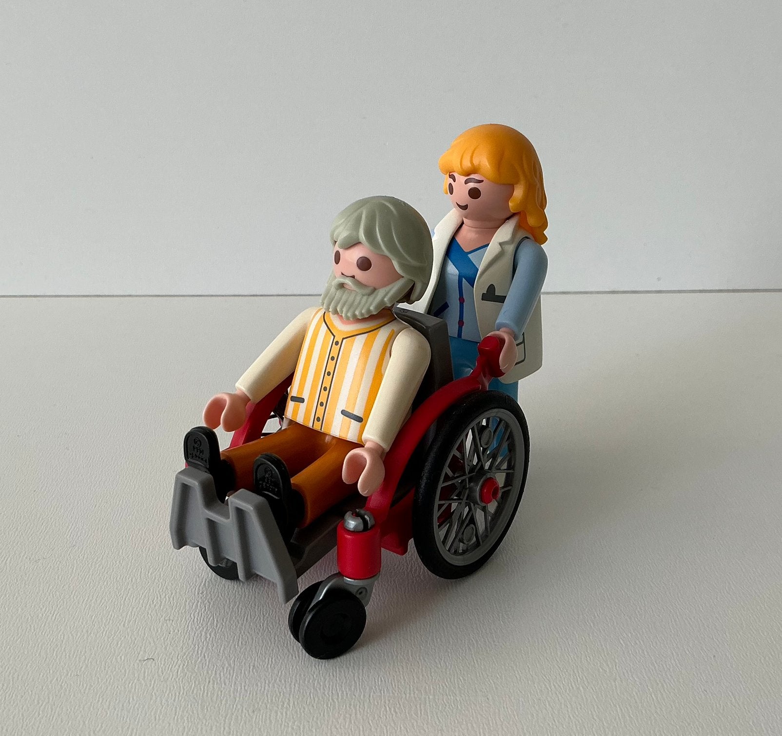 Playmobil 4226 opa in rolstoel met verpleegster, Gebruikt, Complete set, Ophalen of Verzenden, Figuren