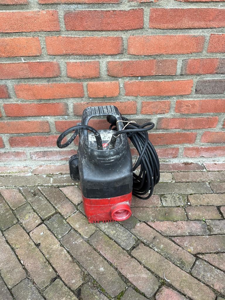 Dompelpomp - 140 liter per minuut, Ophalen, Zo goed als nieuw, Elektrisch, Dompelpomp