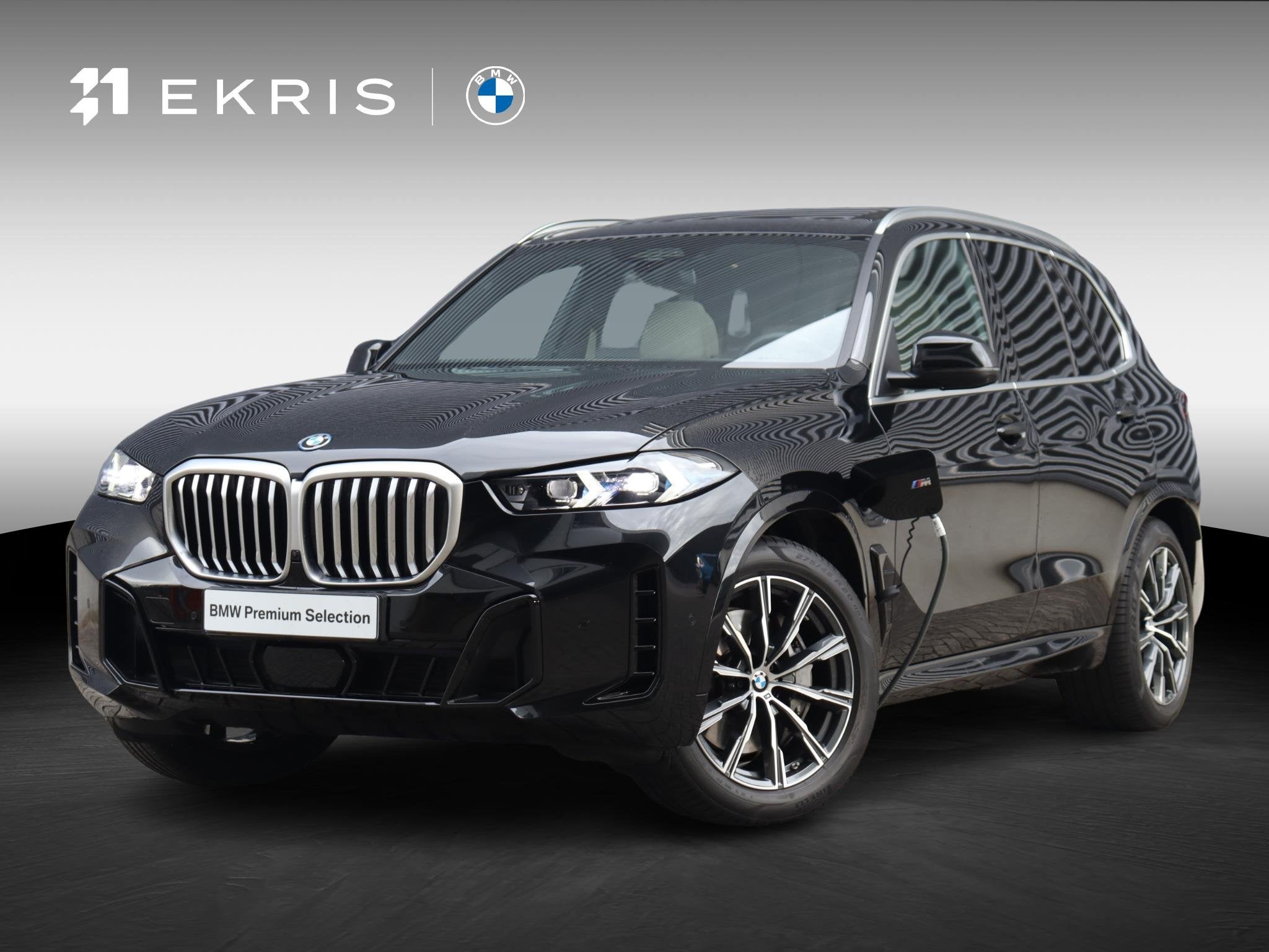 BMW X5 xDrive50e | M Sportpakket | Panodak | Head-Up | Drivi, Gebruikt, 2395 kg, Met garantie (alle), Zwart