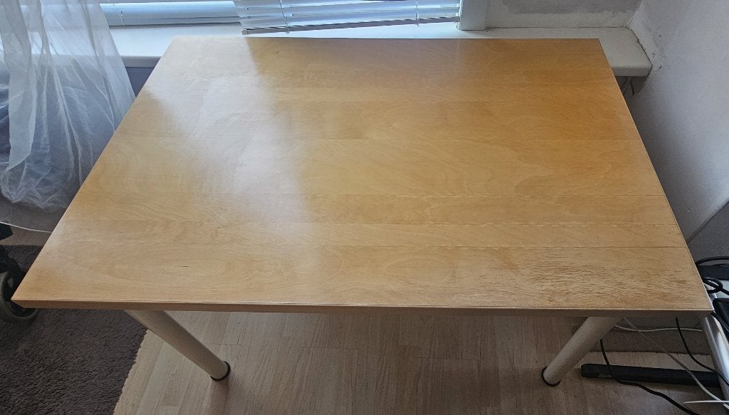 Een handig Ikea bureau / werktafel met mooi licht blad, Ophalen, Demontabel, Gebruikt, 120 cm