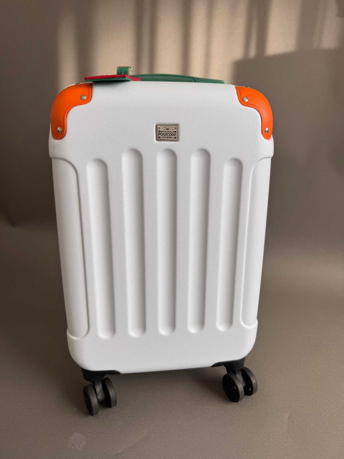 Handbagage koffer van de postcodeloterij, Hard kunststof, Nieuw, Minder dan 50 cm, Ophalen of Verzenden