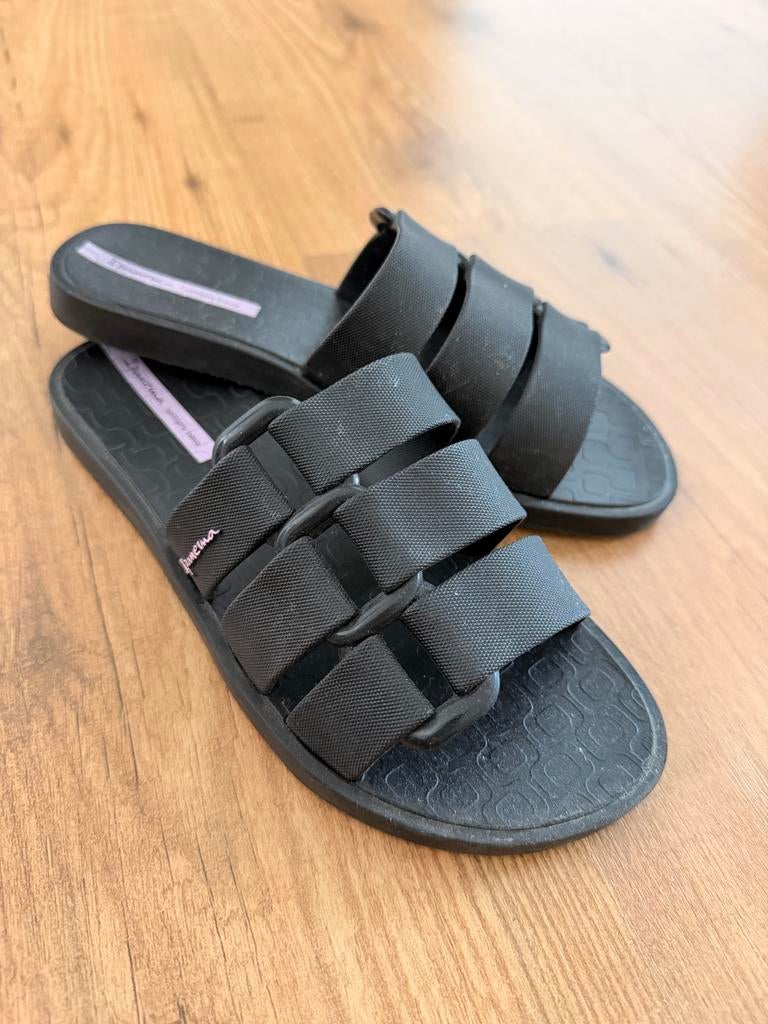 Zwarte Ipanema slippers maat 38, Ophalen of Verzenden, Gedragen, Zwart, Slippers
