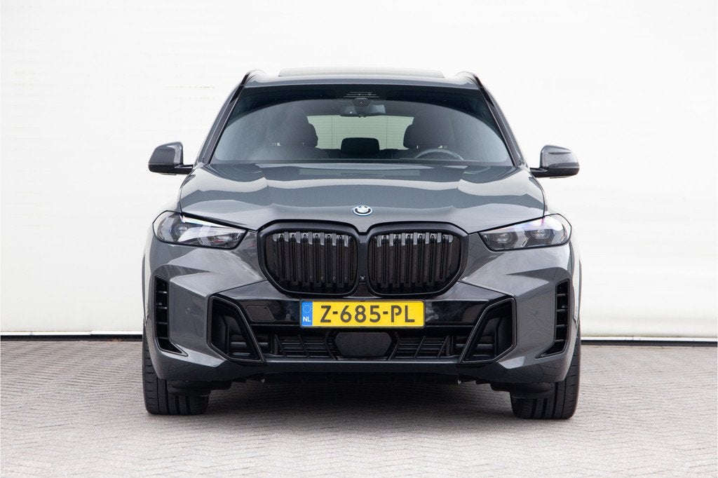 BMW X5 xDrive50e M-Sport Pro, Pano, Massage, Carbon, Head-up, Gebruikt, 2395 kg, Leder, Bedrijf