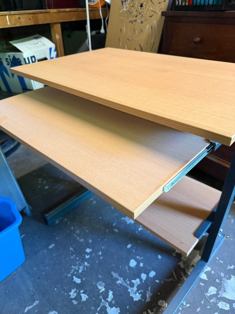 computer tafel, Ophalen, Gebruikt, In hoogte verstelbaar, 40 cm