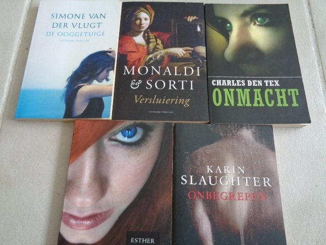 5x Maand van het spannende boek 2008 t/m 2012, Ophalen of Verzenden, Zo goed als nieuw