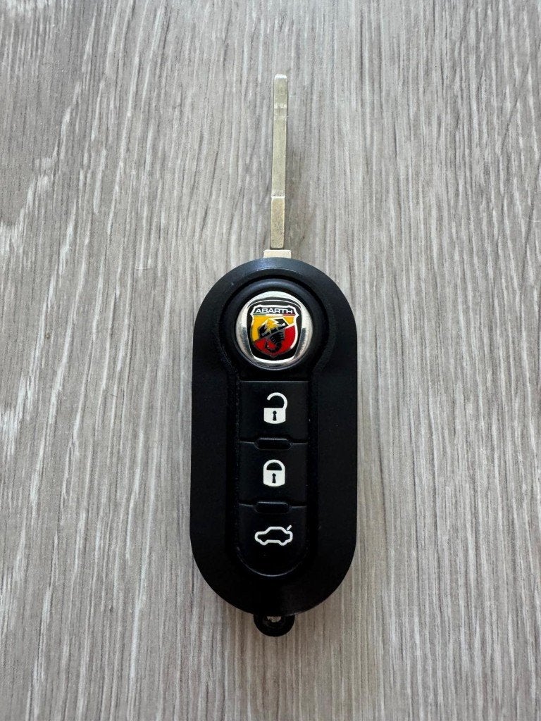Fiat Abarth Competizione 180pk auto verkeerd in nieuw staat, Auto's, Voorwielaandrijving, Xenon verlichting, 4 cilinders, Alcantara