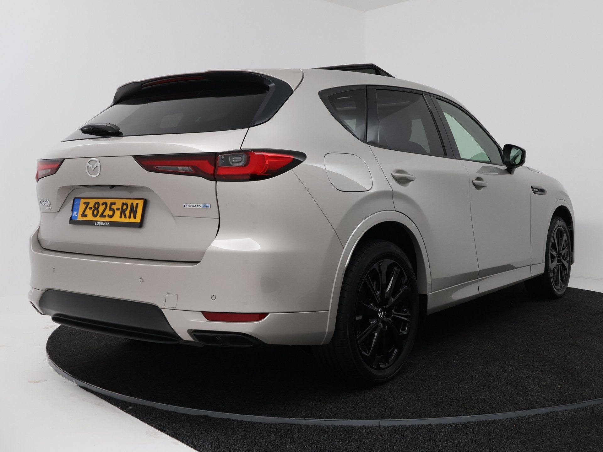 Mazda CX-60 2.5 e-SkyActiv PHEV Homura | FULL OPTIONS | Trek, Auto's, Mazda, Gebruikt, 4 cilinders, 2500 kg, Bedrijf