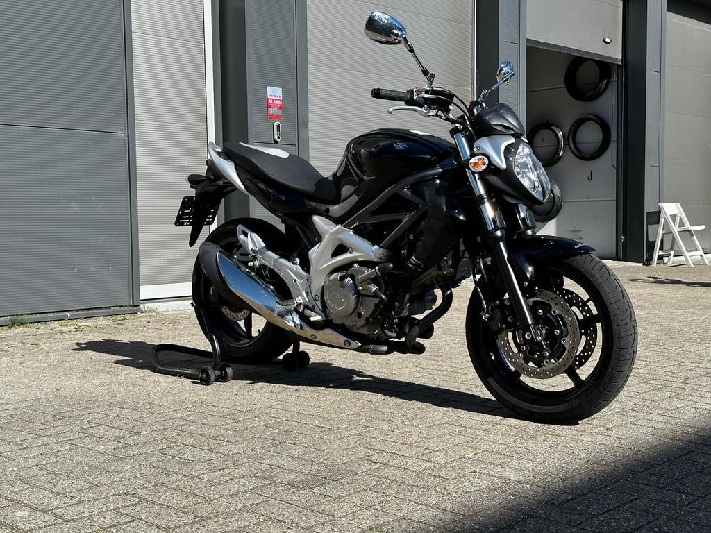 2012 Suzuki SFV 650 Gladius-10.171 km. Zeer nette staat, 2 cilinders, Motorrijbewijs A, Bedrijf, Meer dan 35 kW