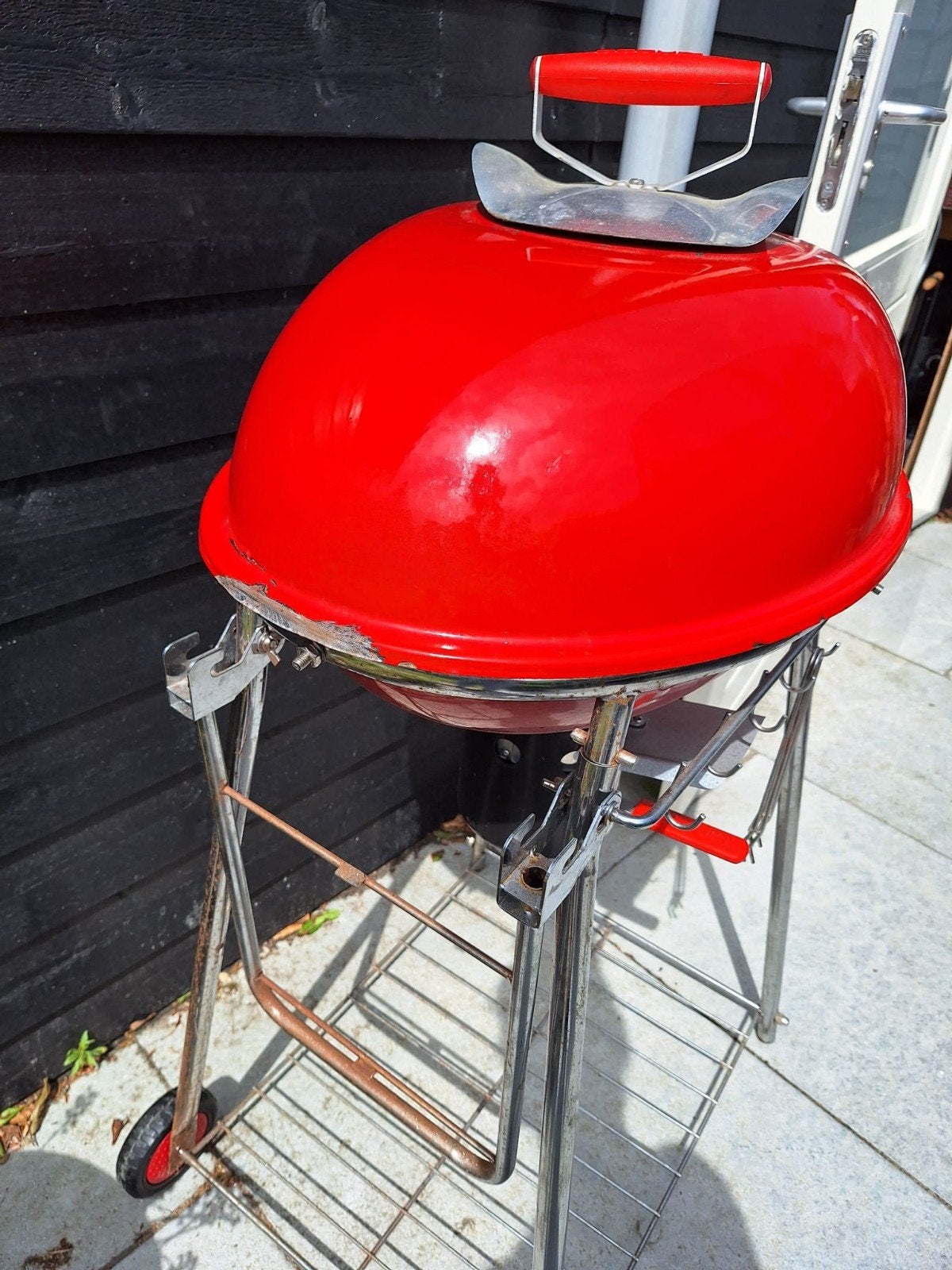 Foto 2 van Grote barbecue Bodum