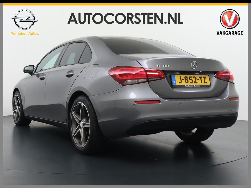 Mercedes-Benz A-Klasse 180 Navi Virtual-Cockpit AMG Camera E, Voorwielaandrijving, Gebruikt, 4 cilinders, Bedrijf