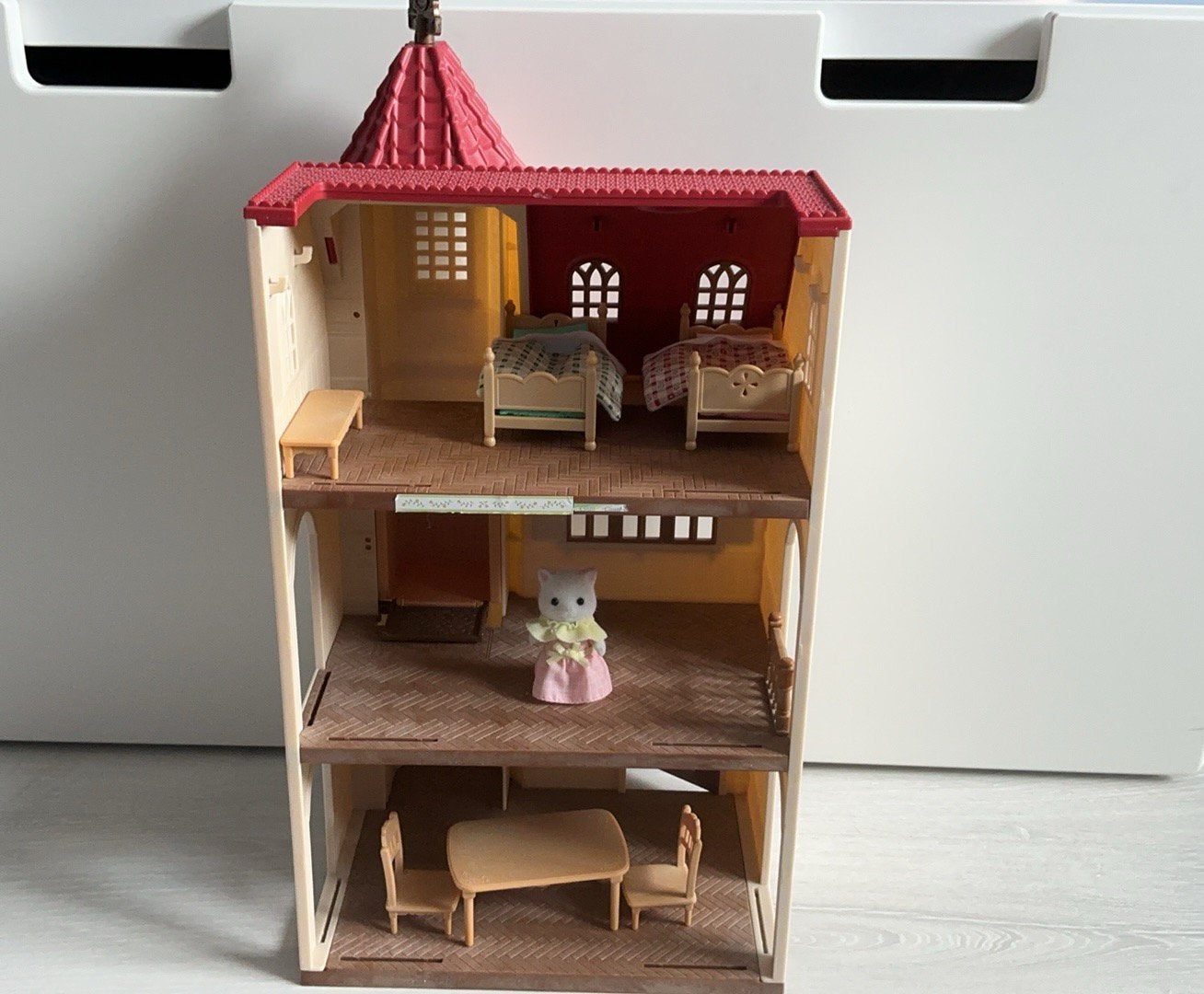 Sylvanian families torenhuis  5400, Ophalen, Zo goed als nieuw, Poppenhuis