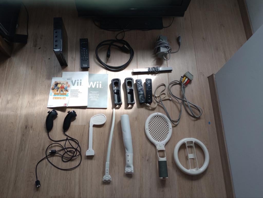 Complete Wii set met controllers, games, TV en dansmat, Spelcomputers en Games, Games | Nintendo Wii, Gebruikt, 2 spelers, Eén computer