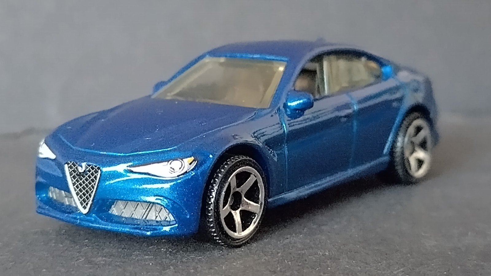 Alfa Romeo Giulia blue 3inch Matchbox Pol, Auto, ., Nieuw, Ophalen of Verzenden