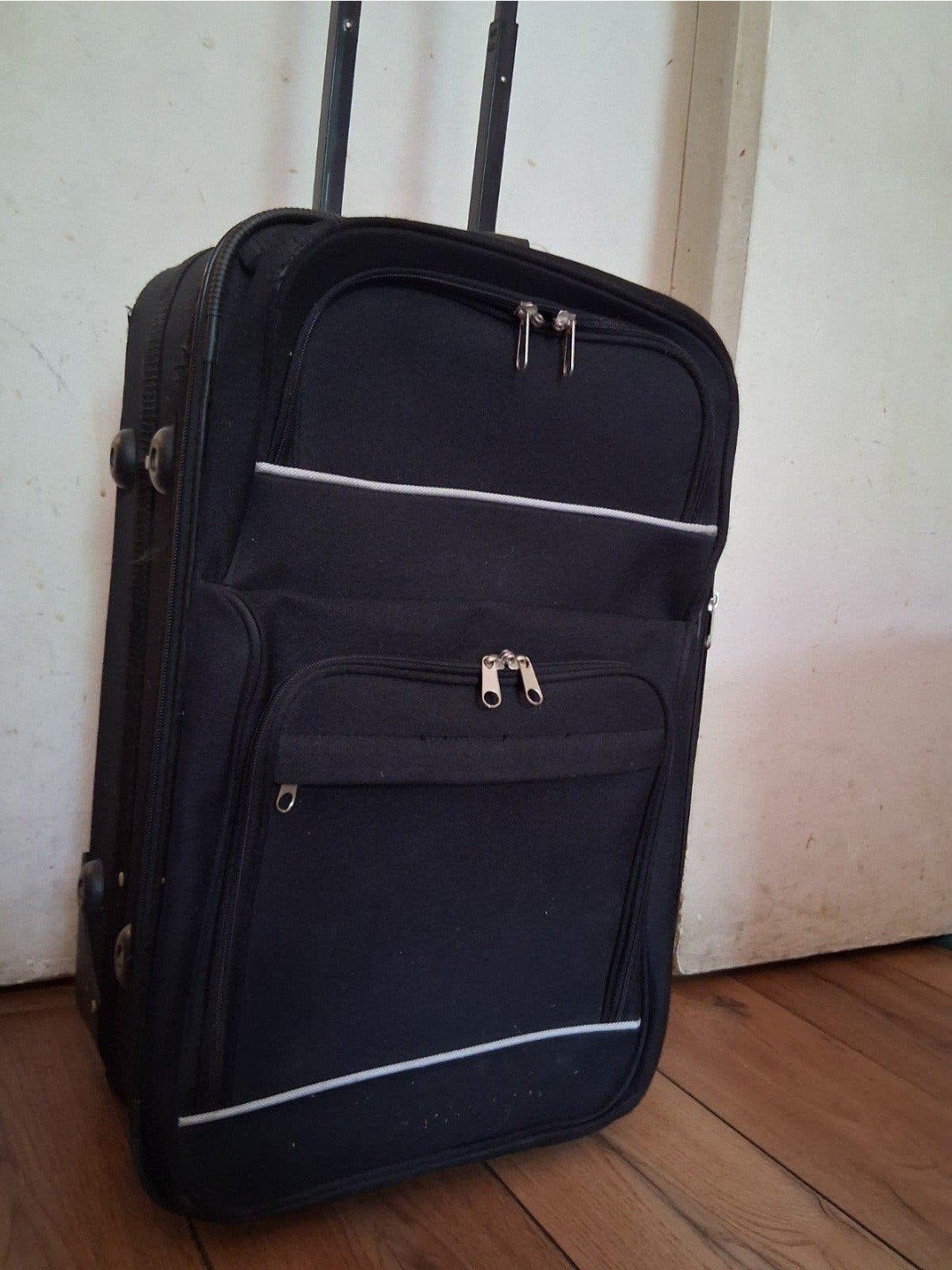 Te koop, LTV merk reiskoffer/Baggage met 2stevige wielen., Ophalen