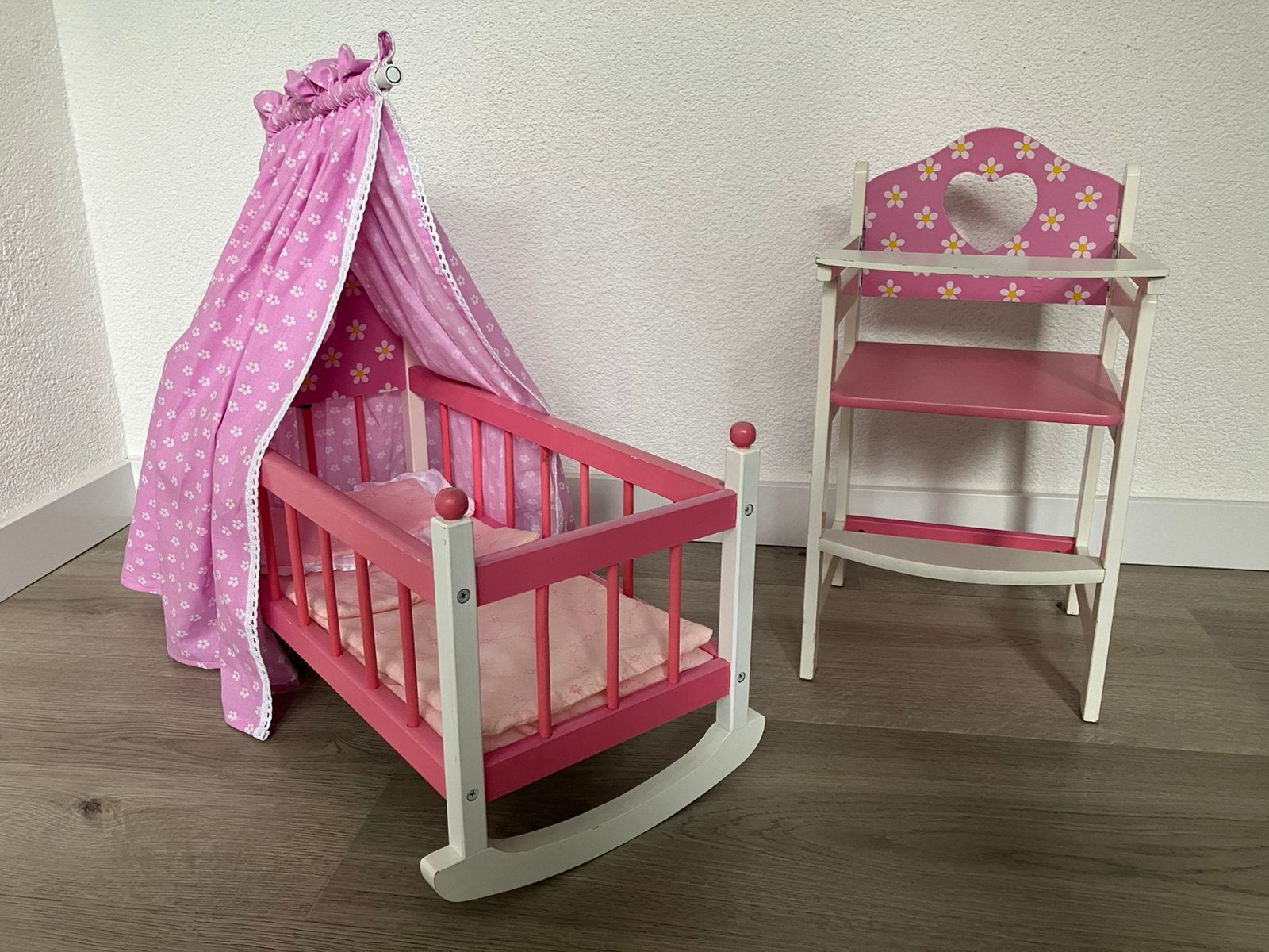 Houten poppenbedje en kinderstoel, Kinderen en Baby's, Ophalen of Verzenden, Gebruikt, Babypop
