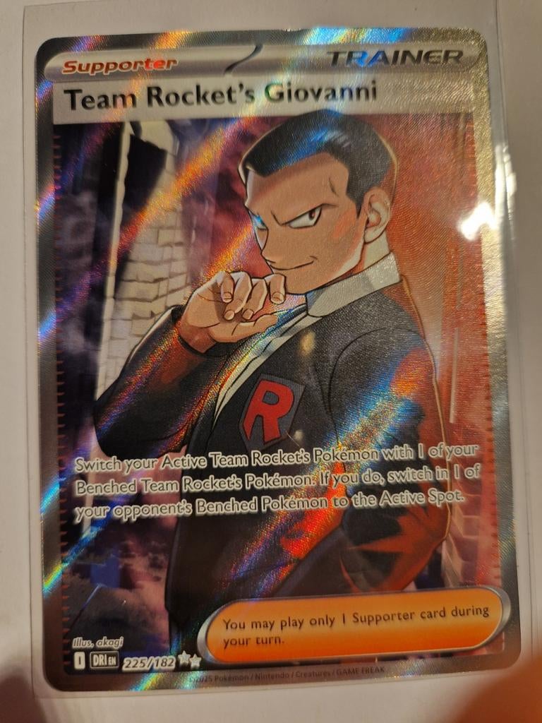 Team Rocket's Giovanni 225 (DRI) Pokémon Kaart, Ophalen of Verzenden, Zo goed als nieuw, Losse kaart, Foil