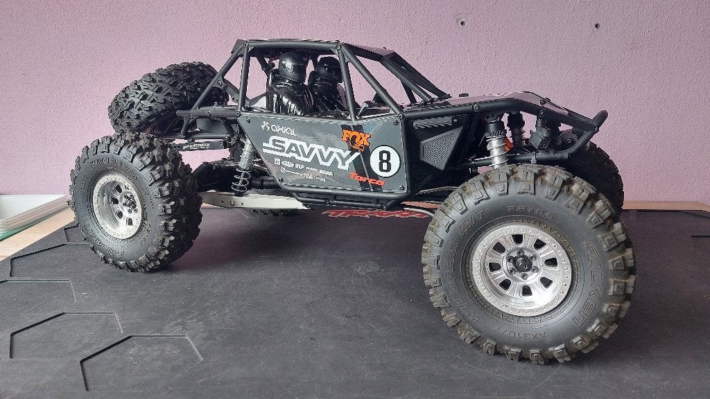 Axial 1/10 RR10 Savvy Bomber 4WD RTR geen Traxxas / Arrma, Elektro, Auto offroad, Ophalen of Verzenden, Zo goed als nieuw