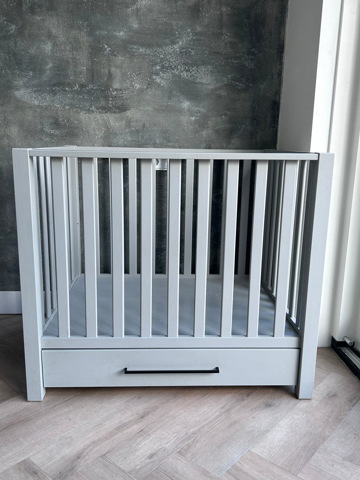 Grijs box met lade, Kinderen en Baby's, Ophalen, Zo goed als nieuw, Lade