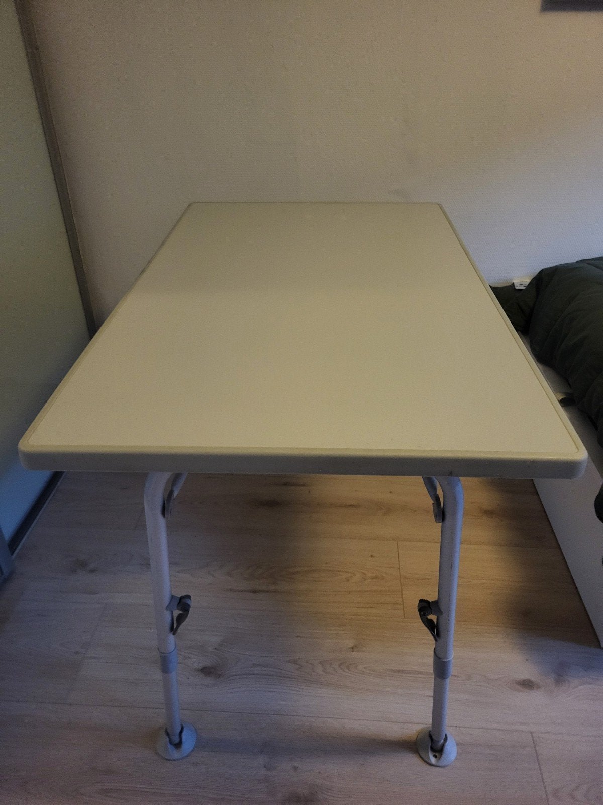 Verstelbare campingtafel - Ideaal voor elke kampeerder!, Ophalen, Gebruikt, Campingtafel