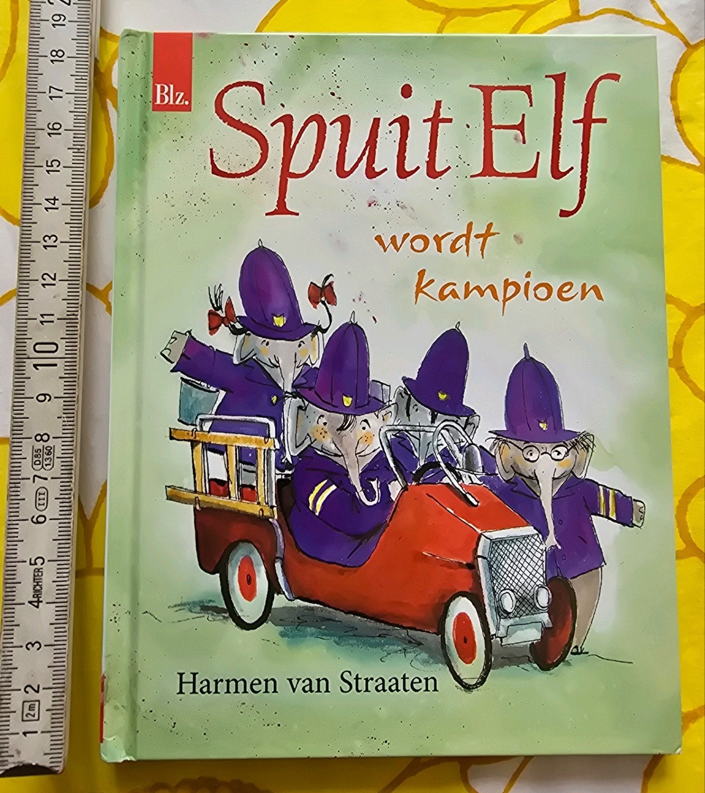 Spuit Elf wordt kampioen - Harmen van Straaten, Ophalen of Verzenden, Zo goed als nieuw, Harmen van Straaten, Fictie algemeen