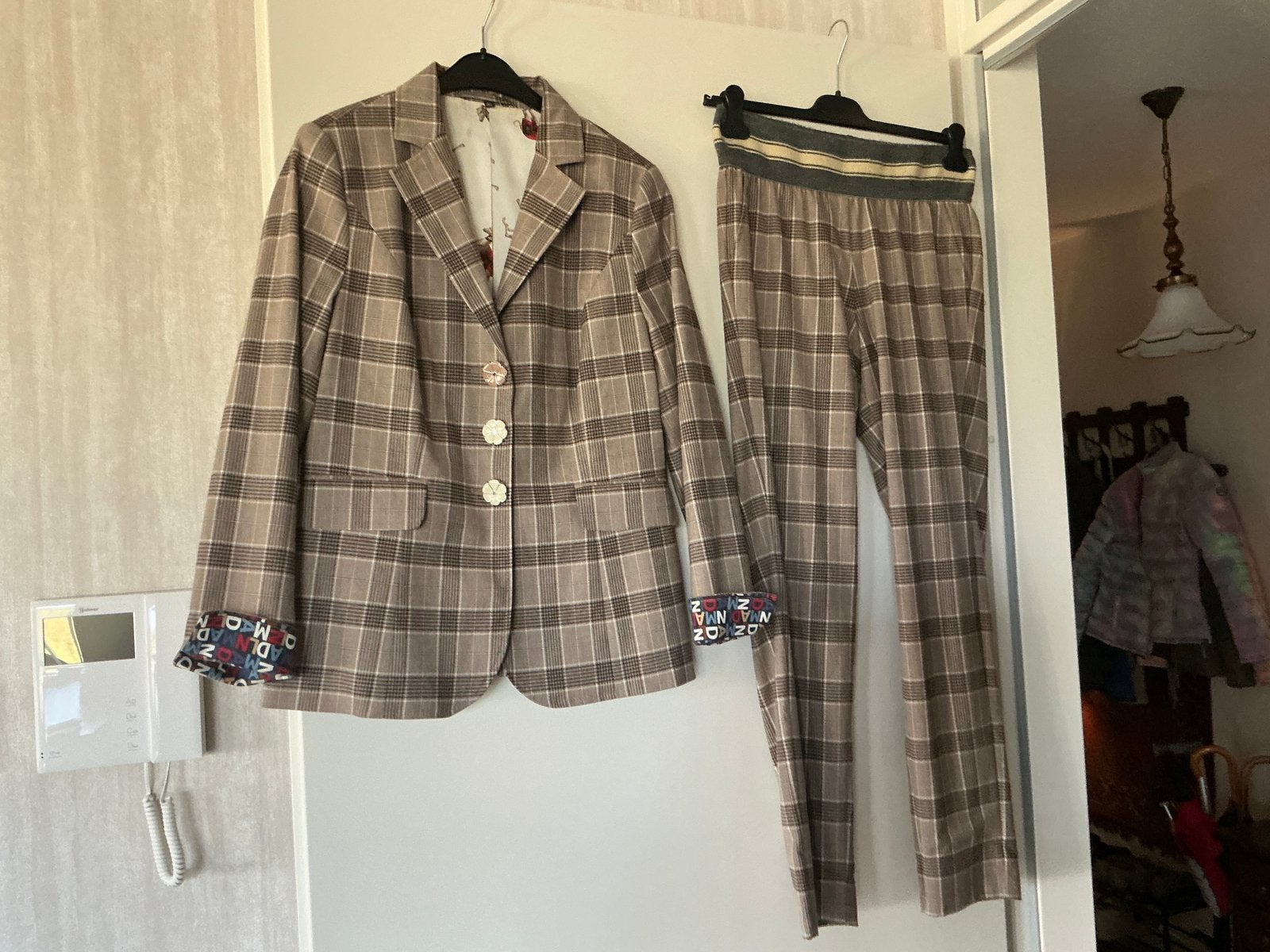 Prachtig geruit pak Maiden Lane (Blazer m40/Broek m M) (KWF), Ophalen of Verzenden, Gedragen, Maat 38/40 (M), Bruin