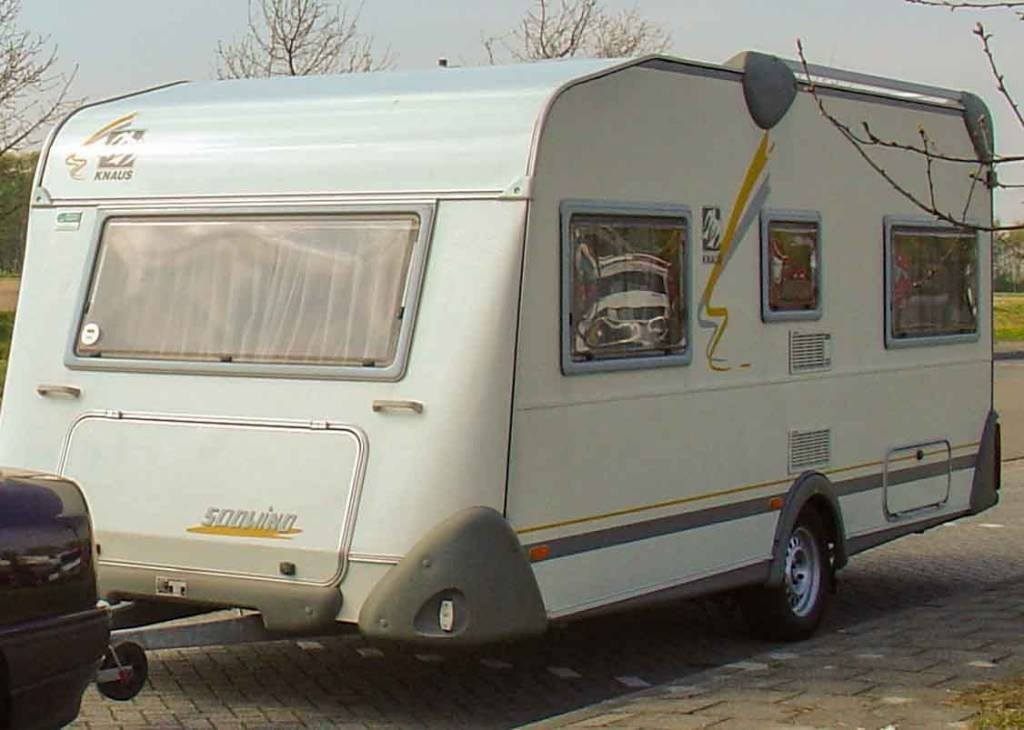 Caravan Knaus Südwind sport, Omvormbare zithoek, Rondzit, Schokbreker, Particulier