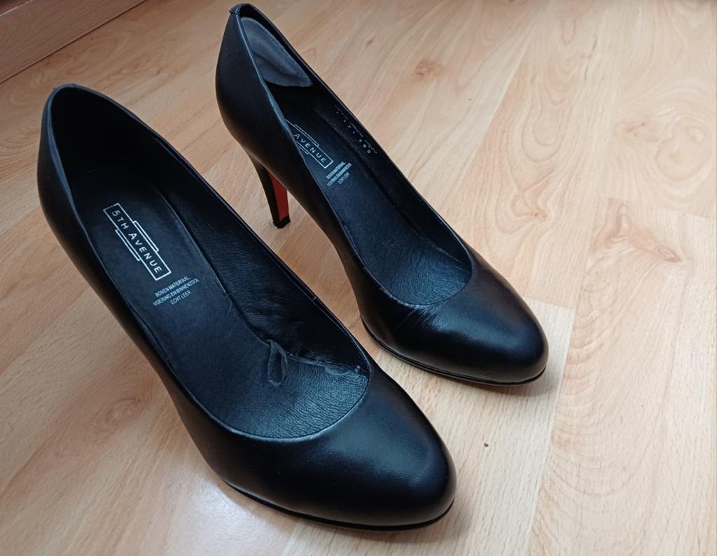 Zwarte pumps met rode zool, mt 39, Kleding | Dames, Schoenen, Ophalen, Pumps, Zwart, Zo goed als nieuw