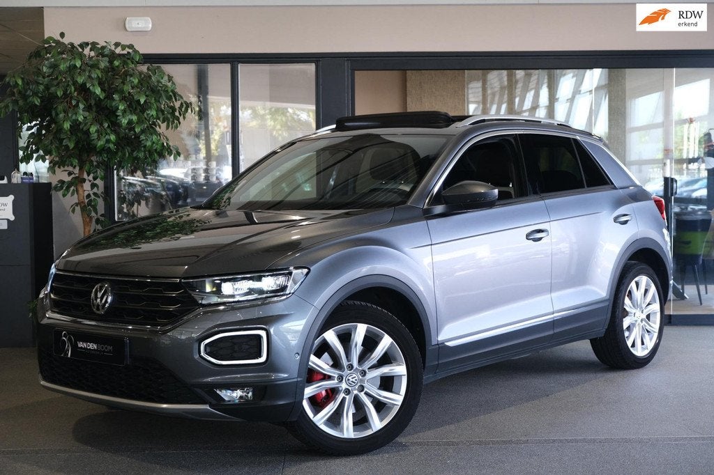 Volkswagen T-Roc 1.5 TSI Sport DSG 150 PK Pano Navi Led Acc, Auto's, Stof, 4 cilinders, 150 pk, Origineel Nederlands