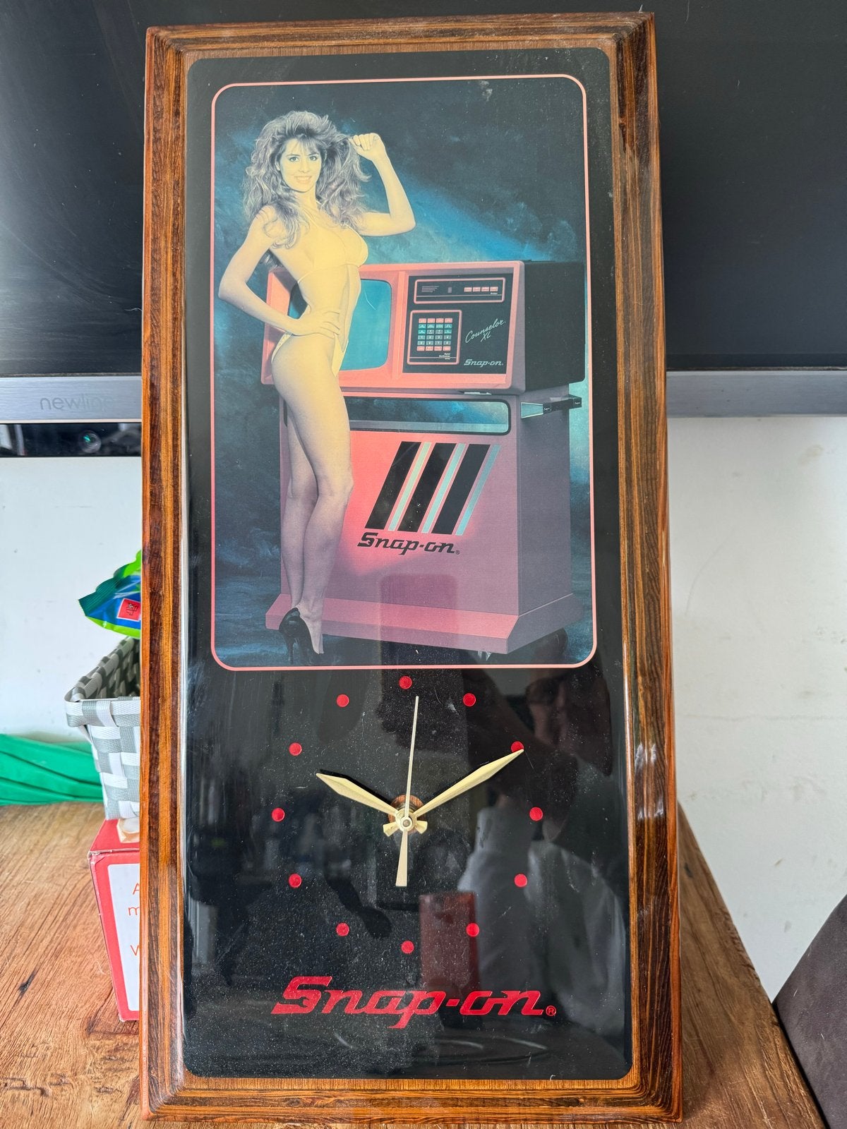 Vintage Snap-on Wandklok met Pin-up Meisje, Ophalen, Analoog, Overige merken, Wandklok