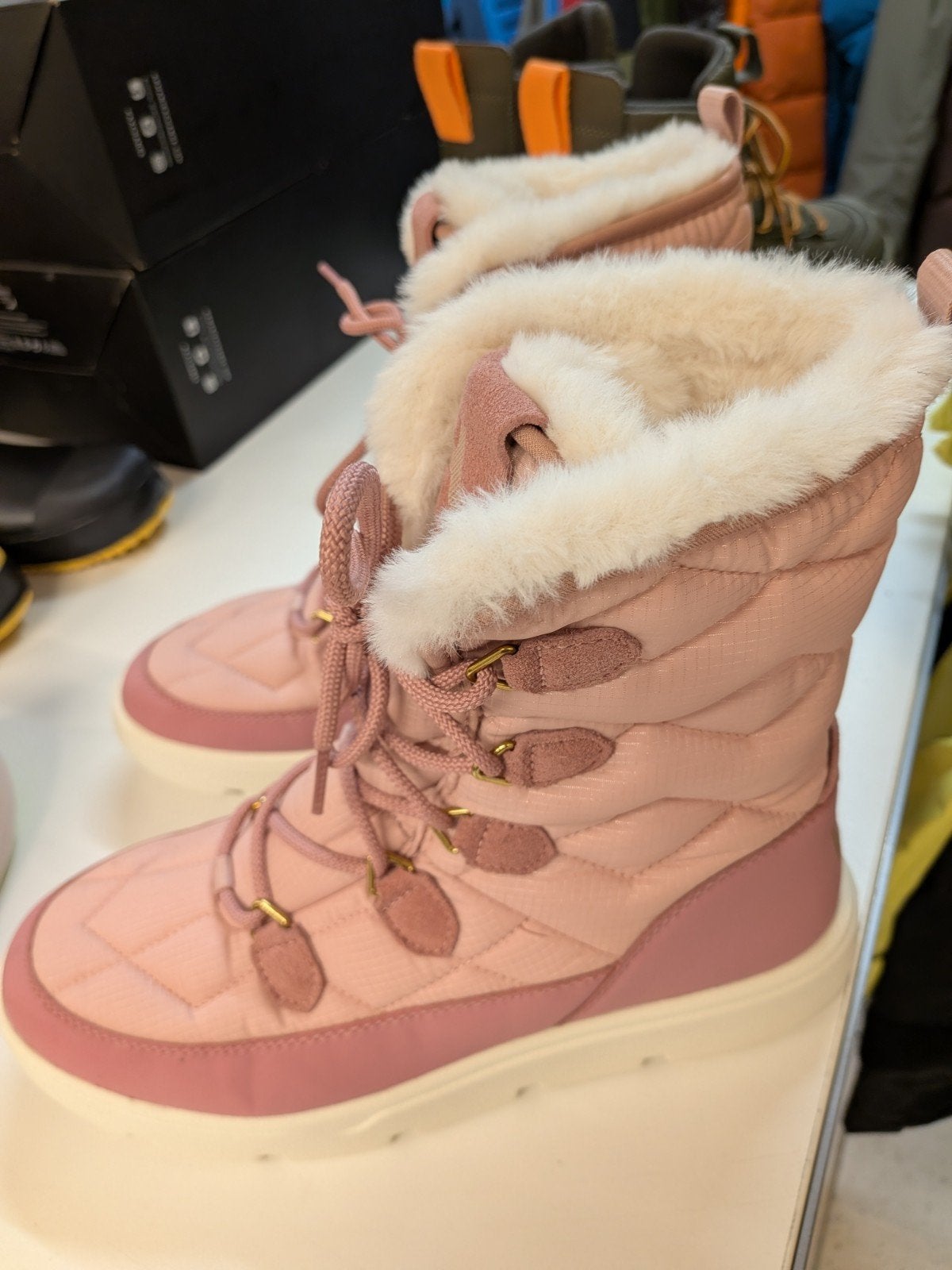 Helly Hansen Women's Willetta (Insulated) Winter Boots Maat, Kleding | Dames, Helly Hansen, Snowboots, Nieuw, Ophalen of Verzenden
